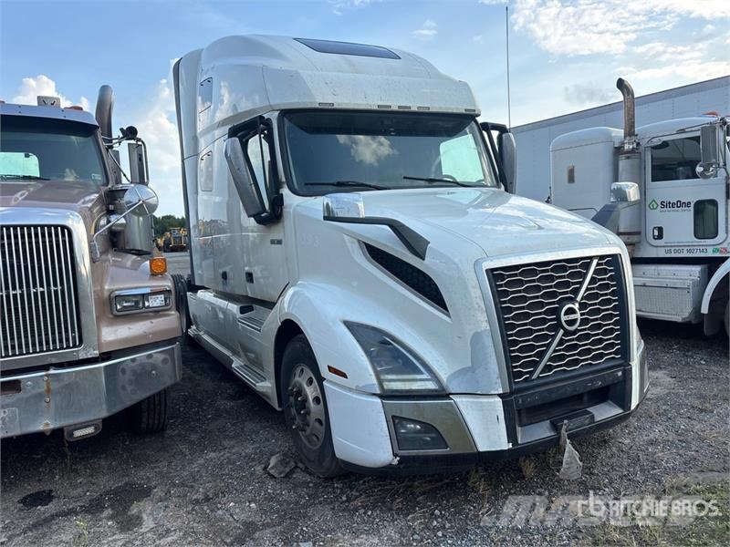 Volvo VNL760 Trekkers