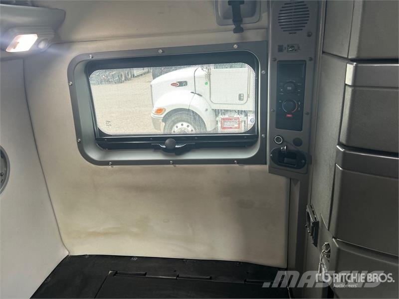 Volvo VNL860 Vlačilci