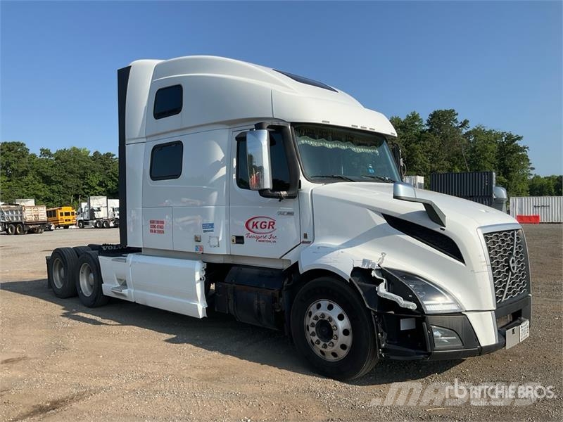 Volvo VNL860 Trekkers