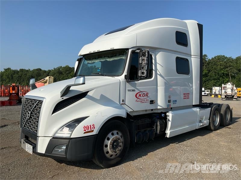 Volvo VNL860 Trekkers