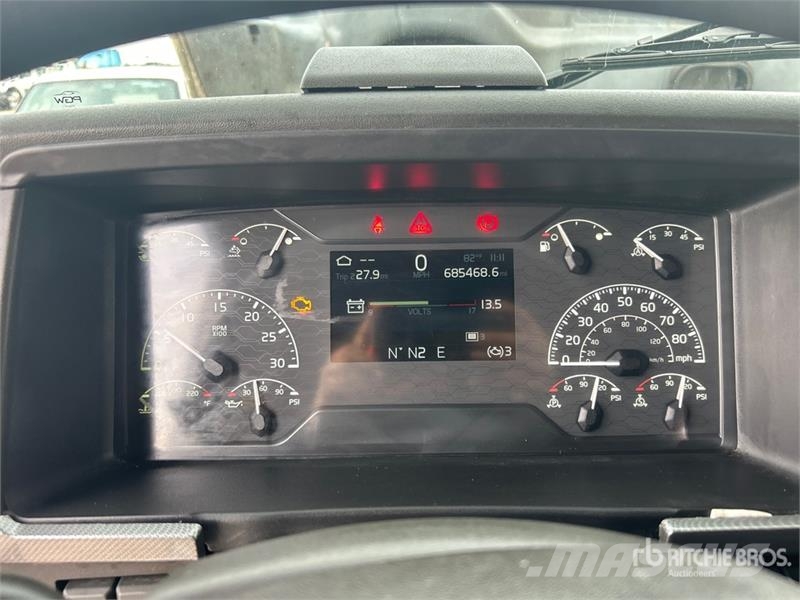 Volvo VNL860 Vlačilci
