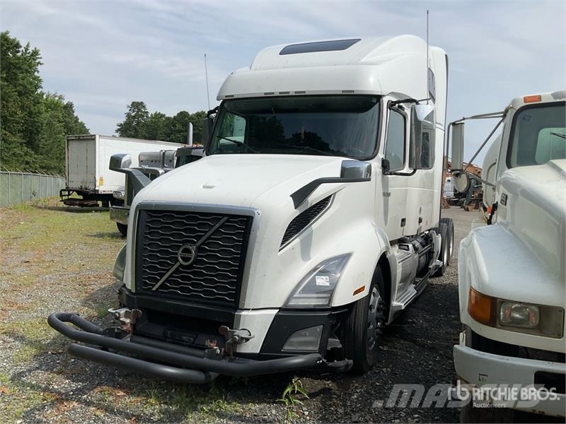 Volvo VNL860 Trekkers