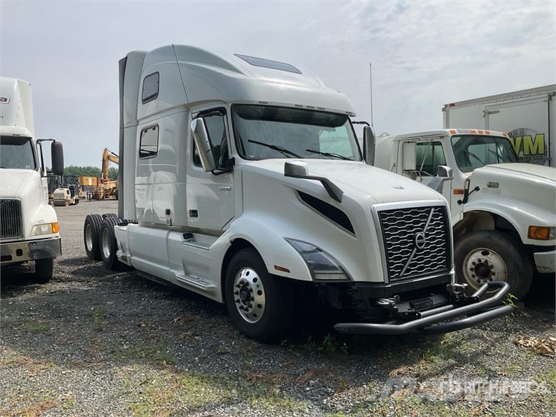 Volvo VNL860 Trekkers