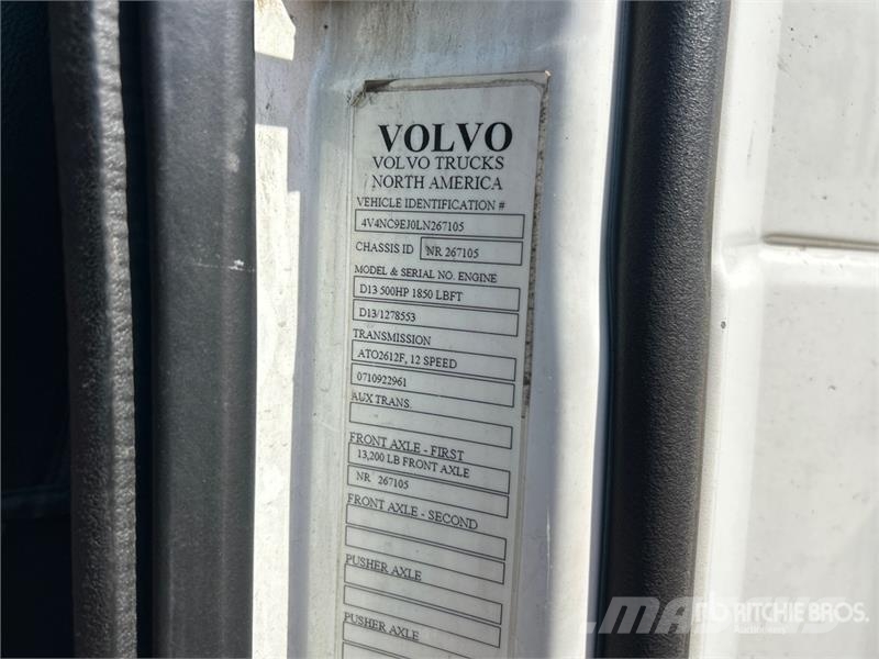 Volvo VNL860 Trekkers