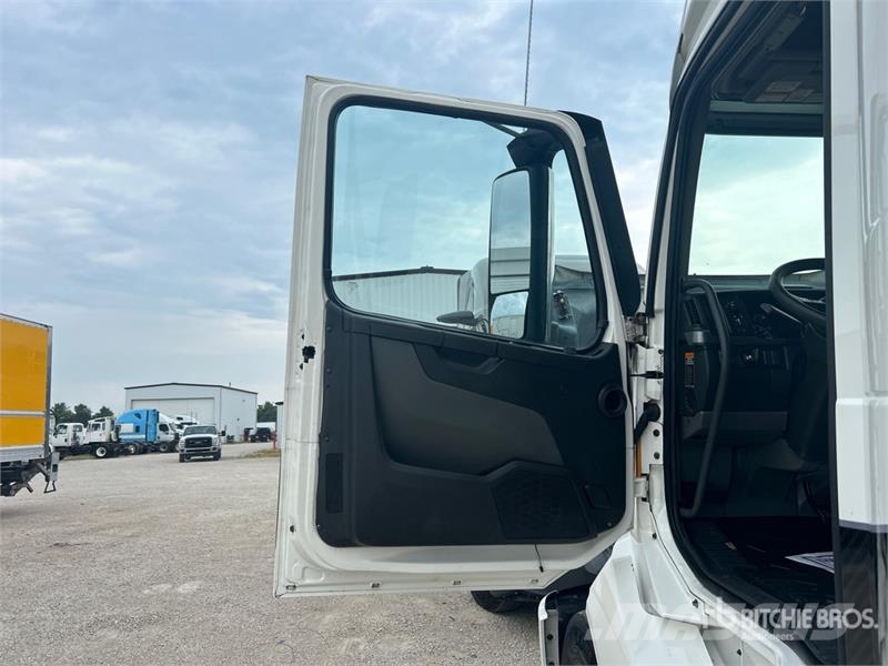 Volvo VNL860 Vlačilci