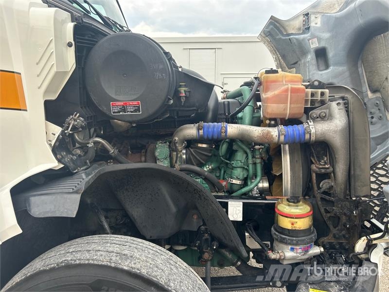 Volvo VNL860 Vlačilci