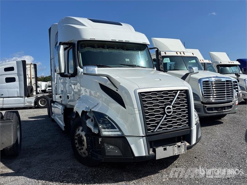 Volvo VNL860 Tractor Units