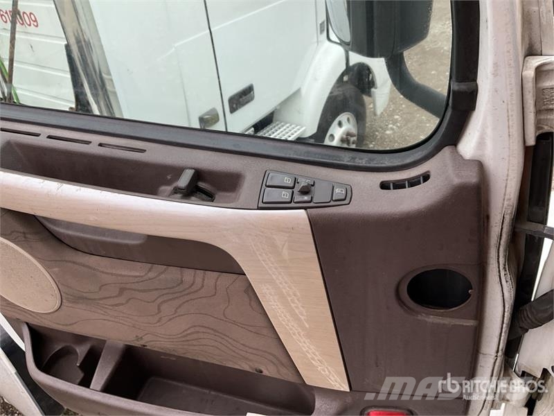 Volvo VNM Tractor Units