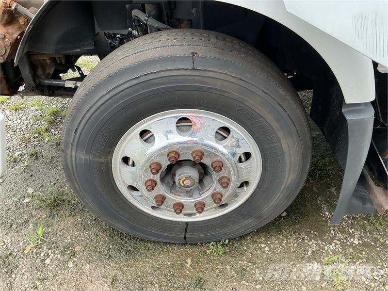 Volvo VNM Tractor Units