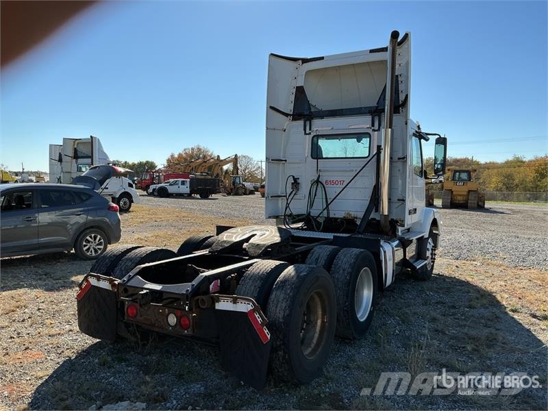 Volvo VNM وحدات الجر