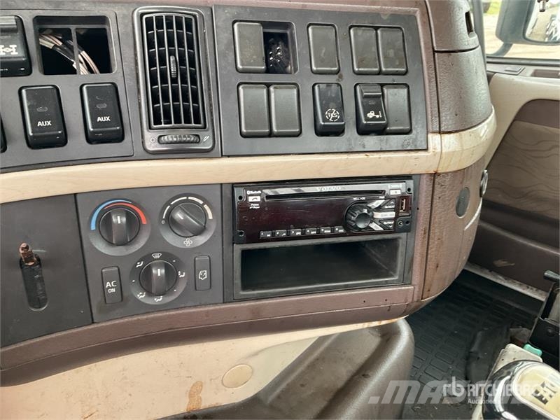 Volvo VNM Tractor Units
