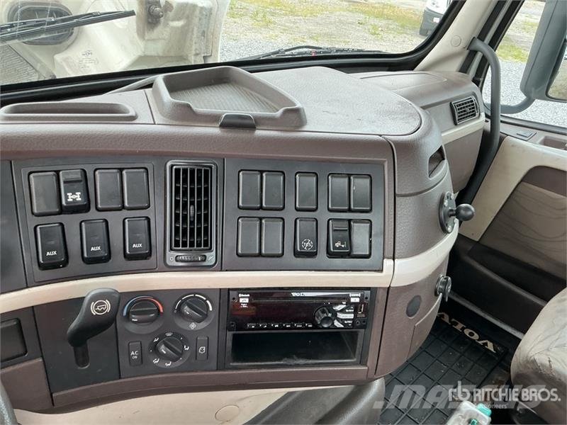 Volvo VNM Tractor Units