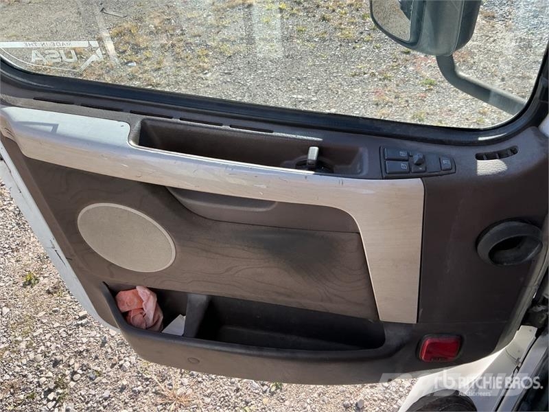 Volvo VNM وحدات الجر