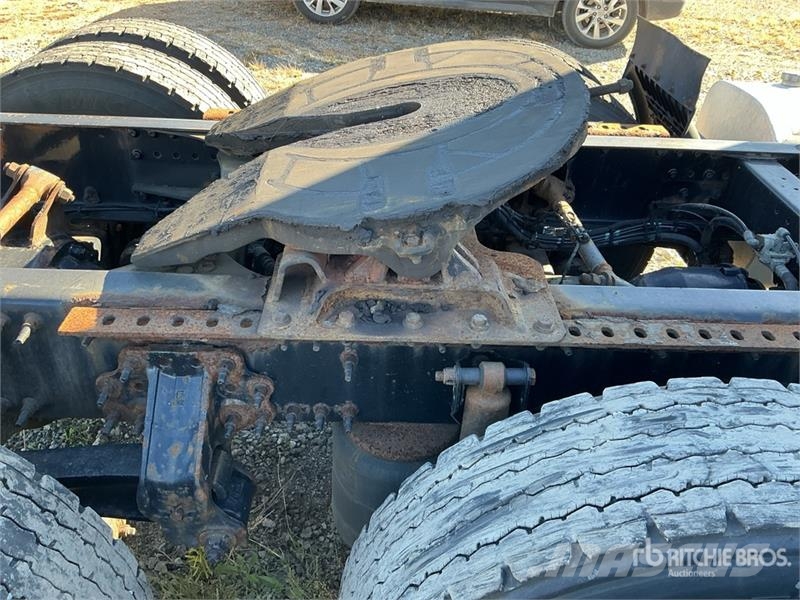 Volvo VNM وحدات الجر