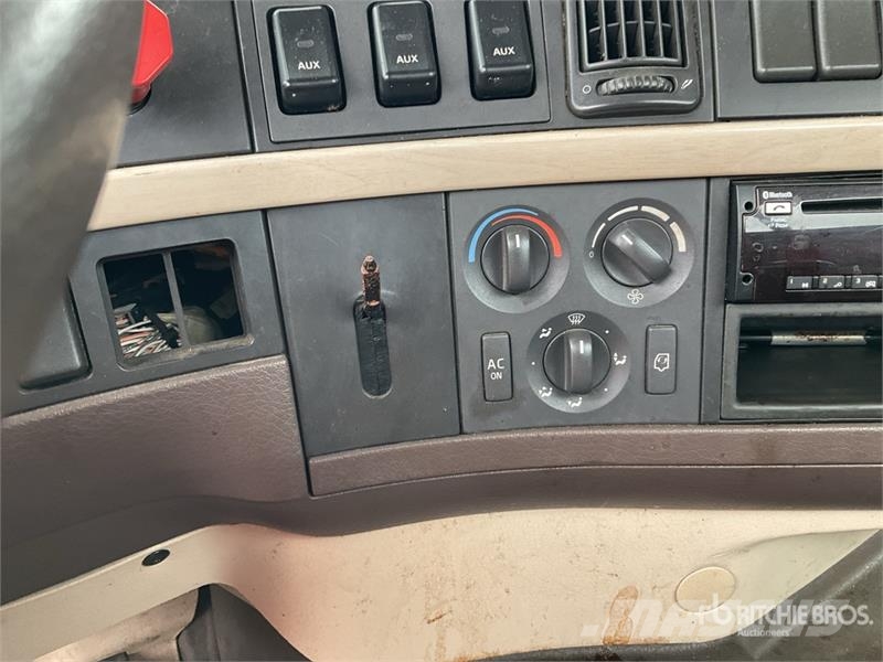 Volvo VNM Tractor Units
