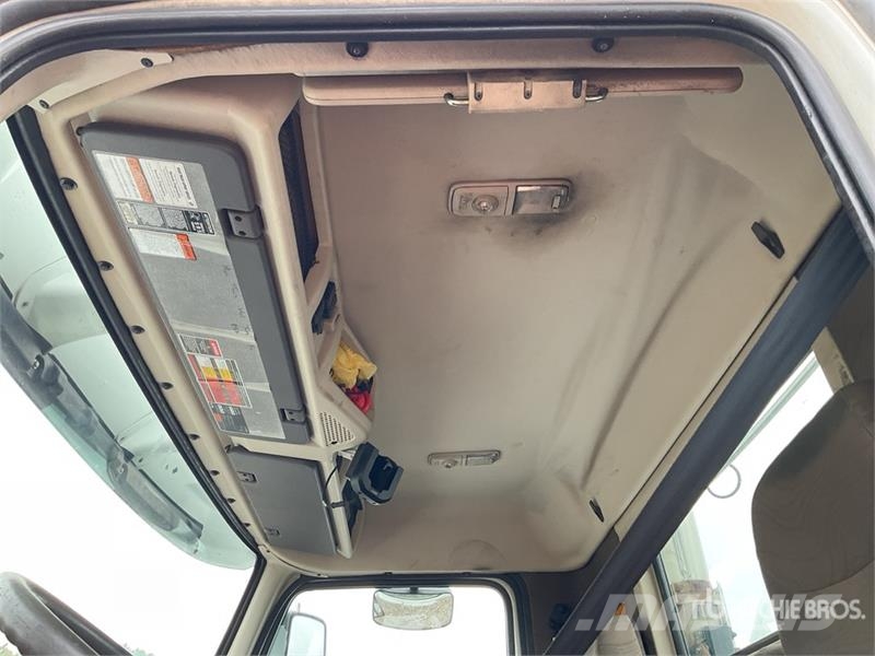 Volvo VNM Tractor Units