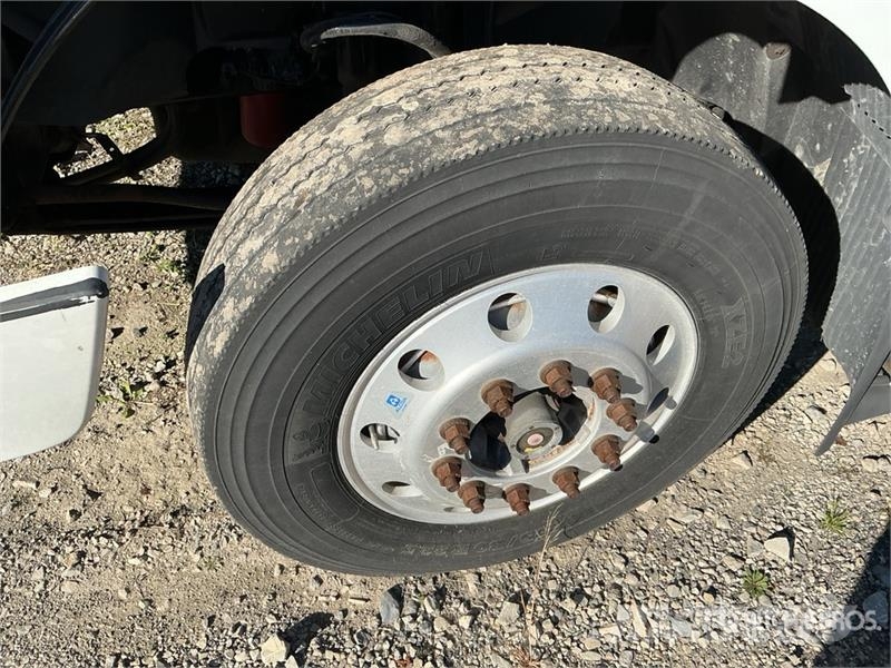 Volvo VNM وحدات الجر