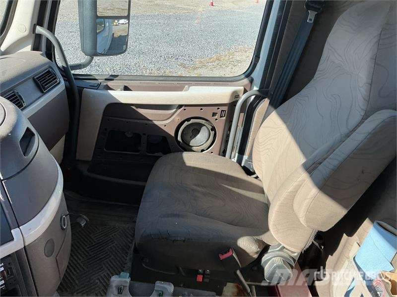 Volvo VNM وحدات الجر