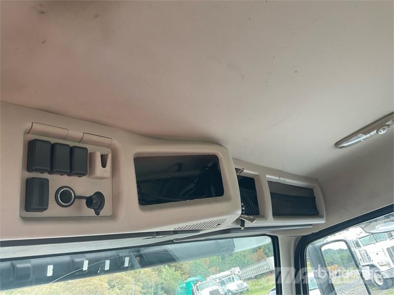 Volvo VNM Tractor Units