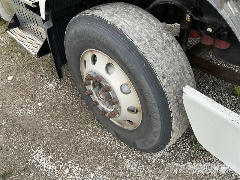 Volvo VNM Tractor Units