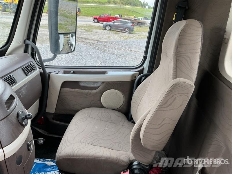 Volvo VNM Tractor Units