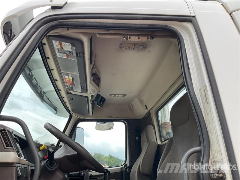Volvo VNM Tractor Units