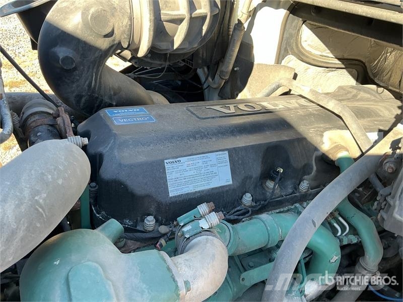 Volvo VNM وحدات الجر