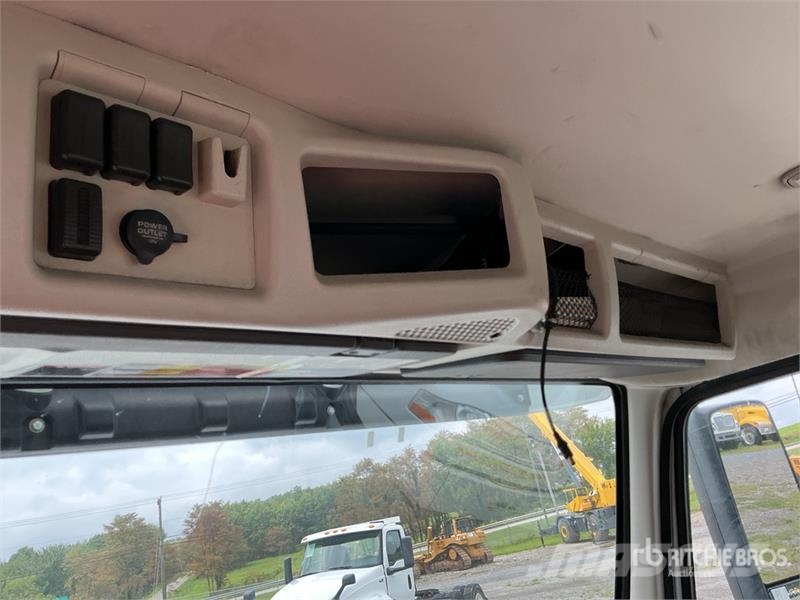 Volvo VNM Tractor Units