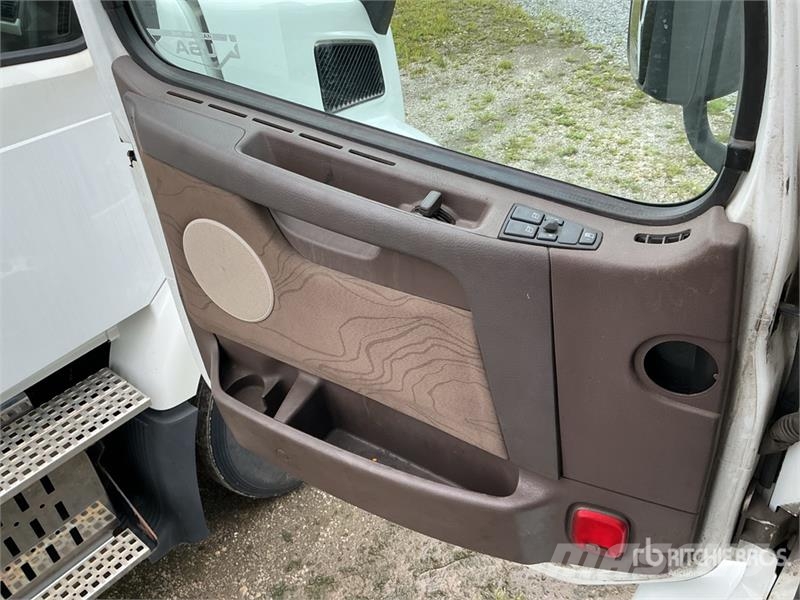 Volvo VNM Tractor Units