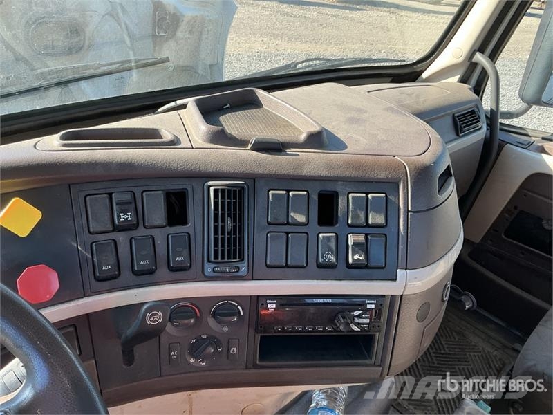 Volvo VNM وحدات الجر
