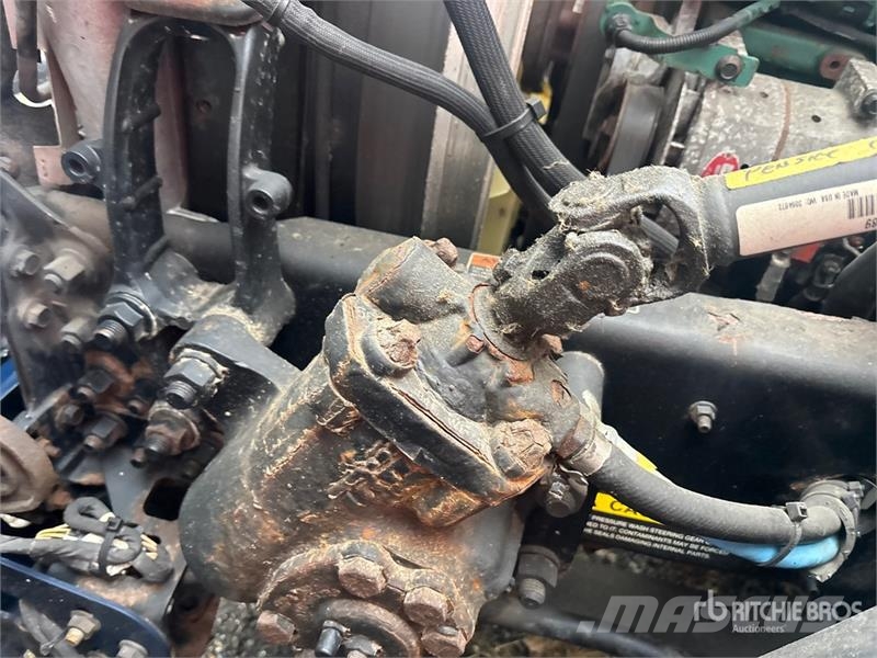 Volvo VNM200 6x4 T/A Day Cab Truck Tractor Traktorske jedinice