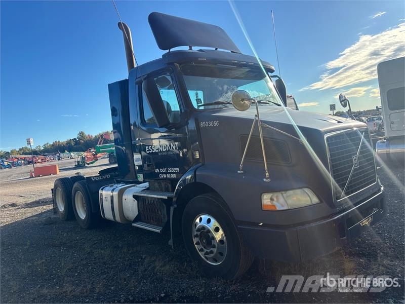 Volvo VNM200 6x4 T/A Day Cab Truck Tractor Traktorske jedinice
