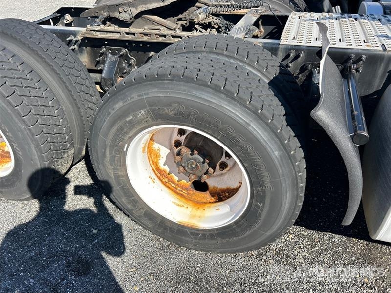 Volvo VNM200 6x4 T/A Day Cab Truck Tractor (Inoperable) Traktorske jedinice