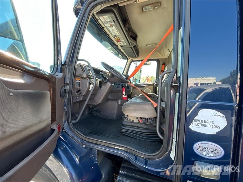 Volvo VNM200 6x4 T/A Day Cab Truck Tractor (Inoperable) Traktorske jedinice