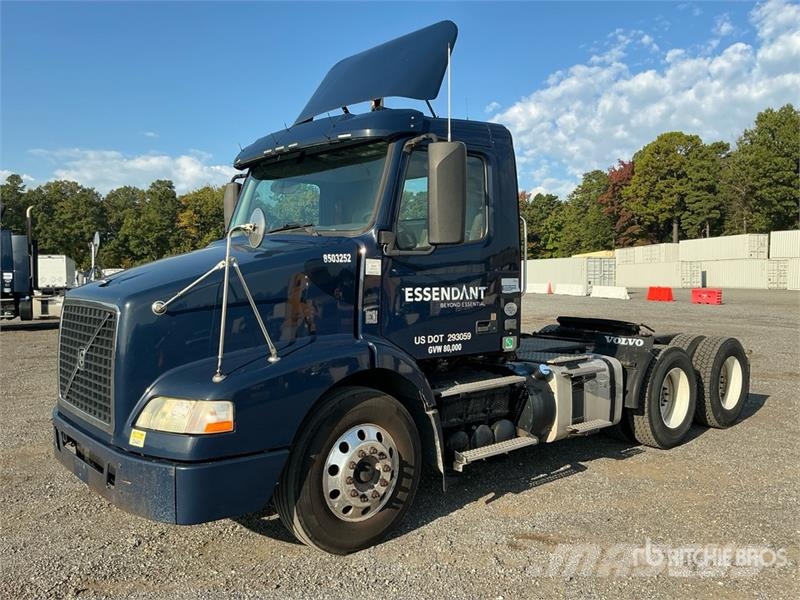 Volvo VNM200 6x4 T/A Day Cab Truck Tractor Traktorske jedinice