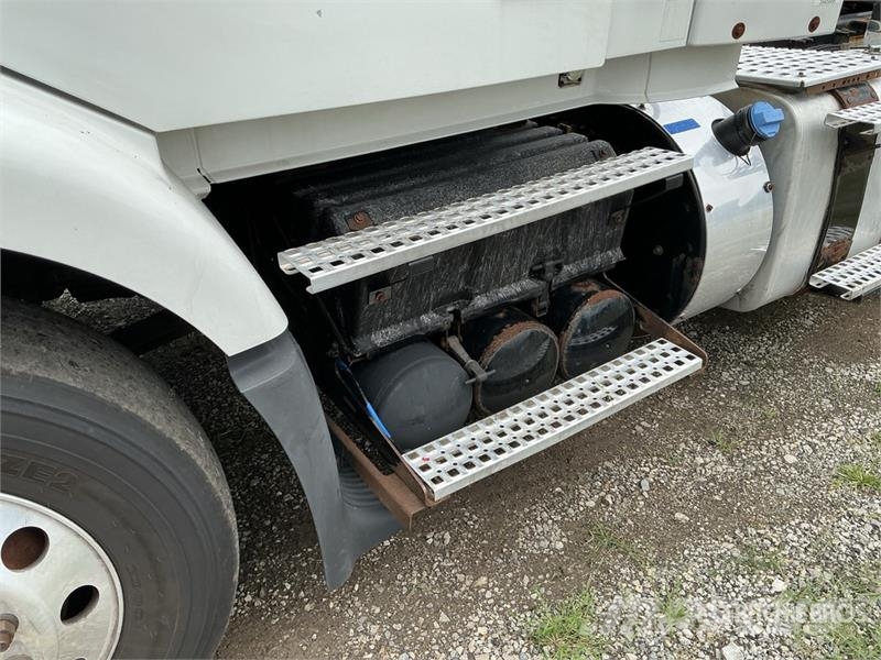 Volvo VNM200 6x4 T/A Day Cab Truck Tractor Седельные тягачи