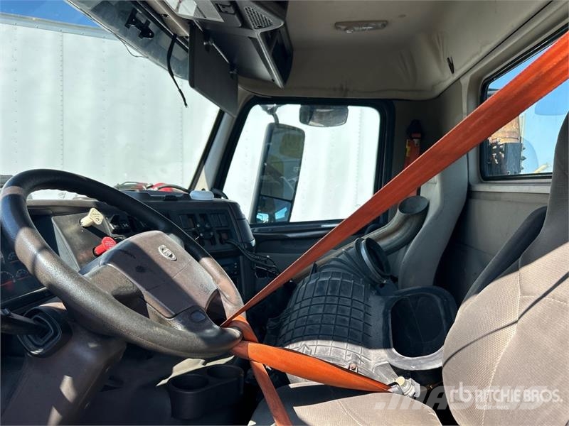 Volvo VNM200 6x4 T/A Day Cab Truck Tractor (Inoperable) Traktorske jedinice