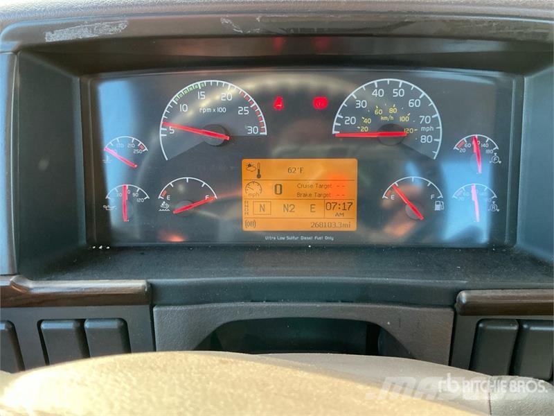 Volvo VNM200 6x4 T/A Day Cab Truck Tractor Traktorske jedinice