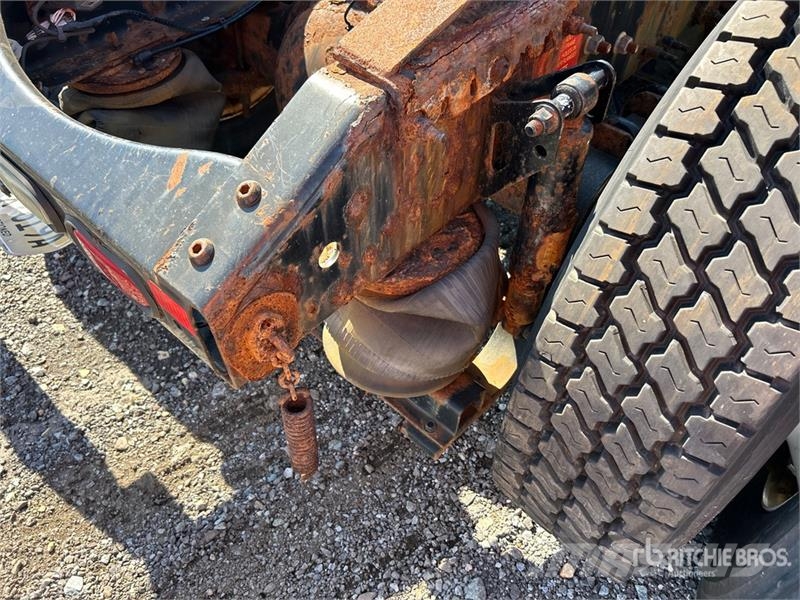 Volvo VNM200 6x4 T/A Day Cab Truck Tractor (Inoperable) Traktorske jedinice