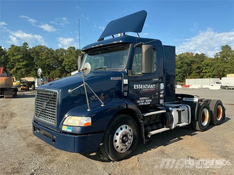 Volvo VNM200 6x4 T/A Day Cab Truck Tractor Traktorske jedinice