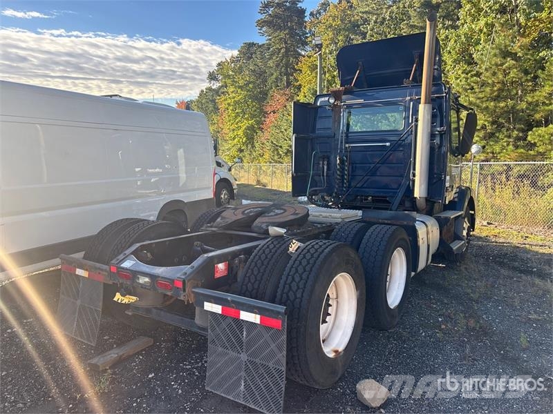 Volvo VNM200 6x4 T/A Day Cab Truck Tractor Traktorske jedinice