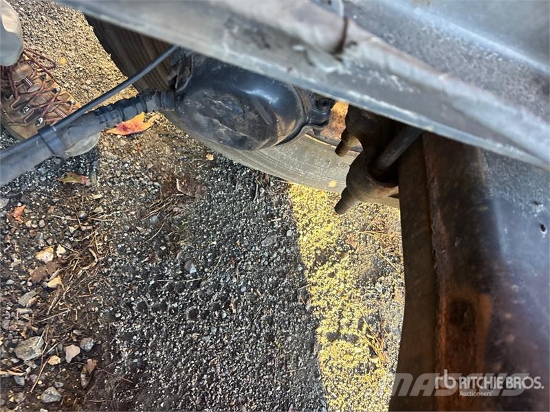 Volvo VNM200 6x4 T/A Day Cab Truck Tractor Tracteur routier