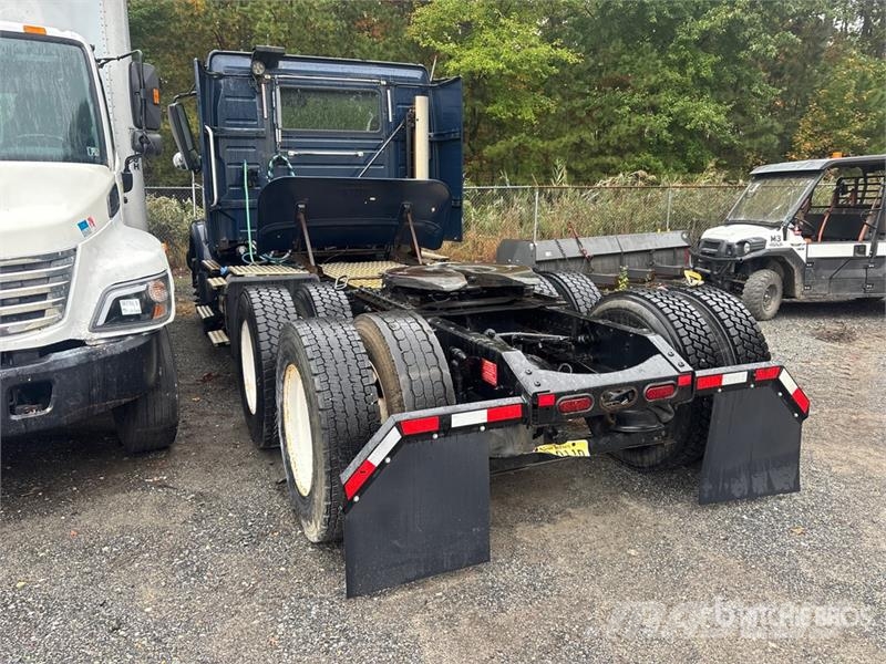 Volvo VNM200 6x4 T/A Day Cab Truck Tractor Traktorske jedinice