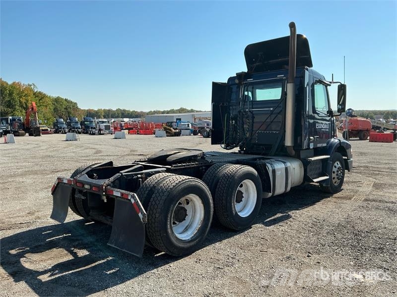 Volvo VNM200 6x4 T/A Day Cab Truck Tractor Traktorske jedinice