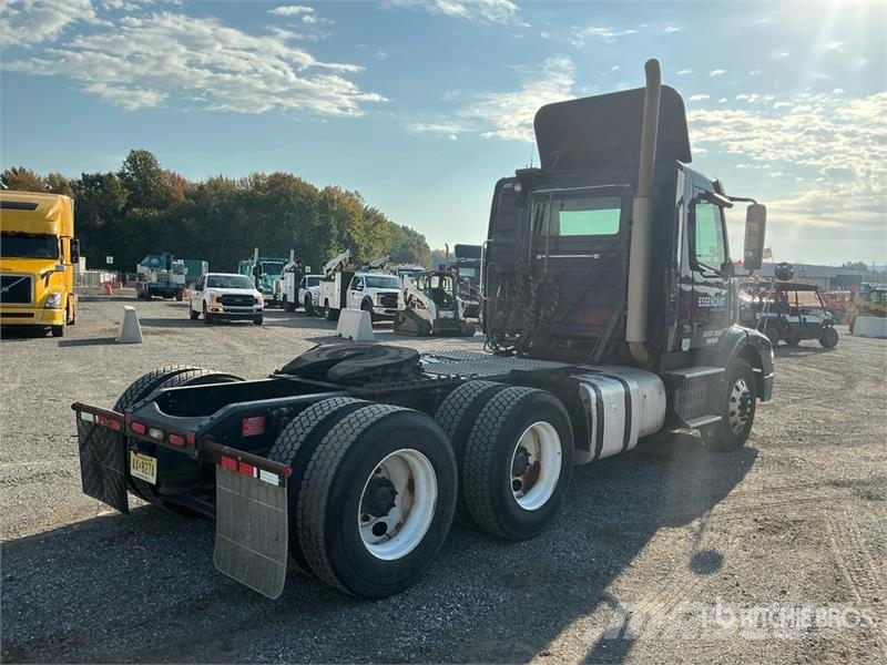 Volvo VNM200 6x4 T/A Day Cab Truck Tractor Traktorske jedinice