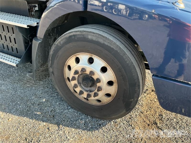 Volvo VNM200 6x4 T/A Day Cab Truck Tractor Traktorske jedinice