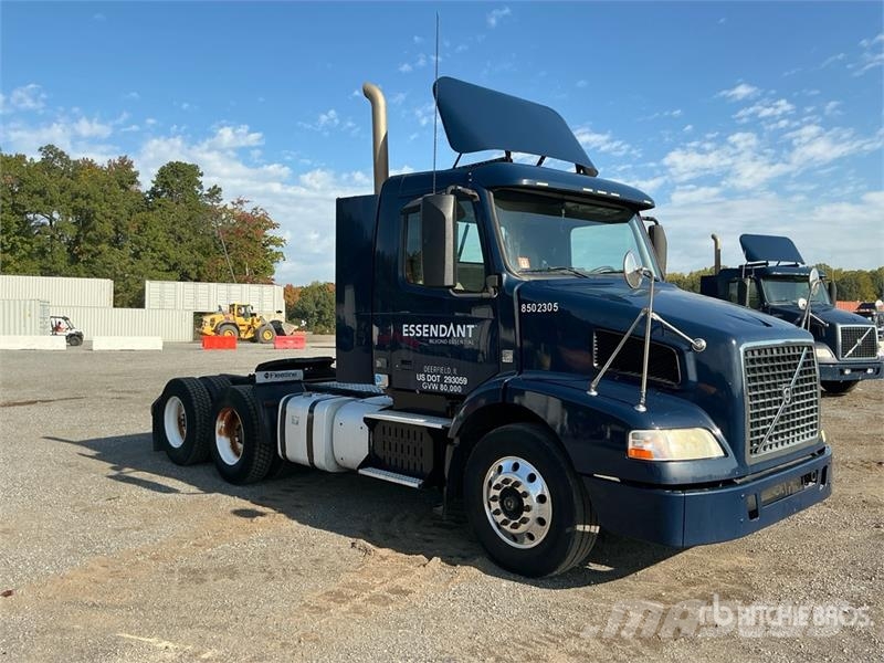 Volvo VNM200 6x4 T/A Day Cab Truck Tractor Traktorske jedinice
