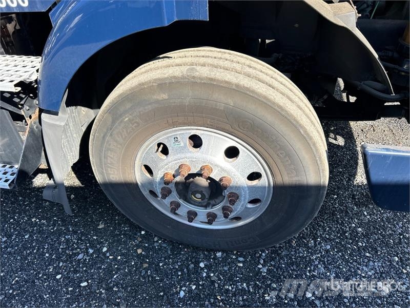 Volvo VNM200 6x4 T/A Day Cab Truck Tractor (Inoperable) Traktorske jedinice