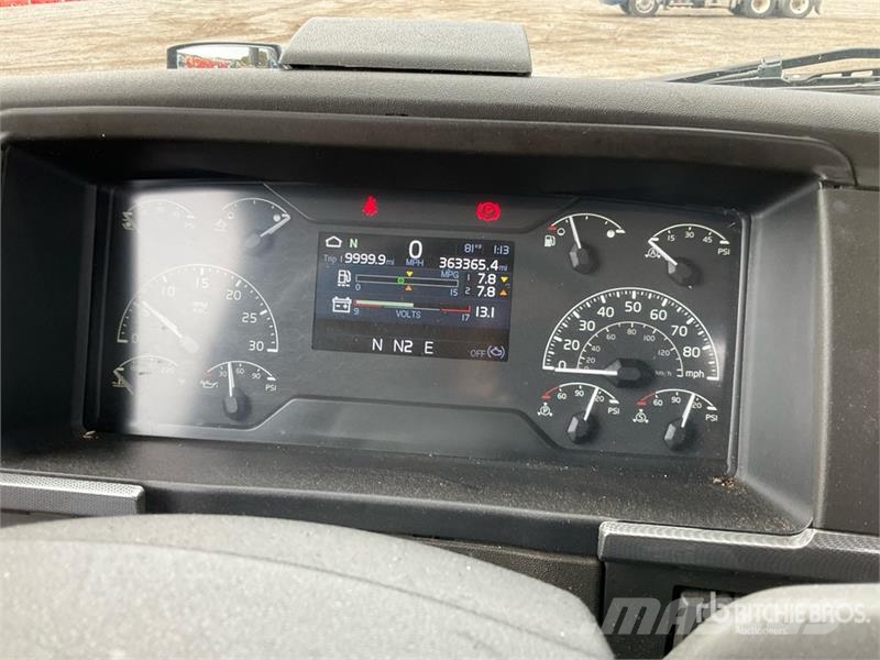 Volvo VNM200 6x4 T/A Day Cab Truck Tractor Tracteur routier