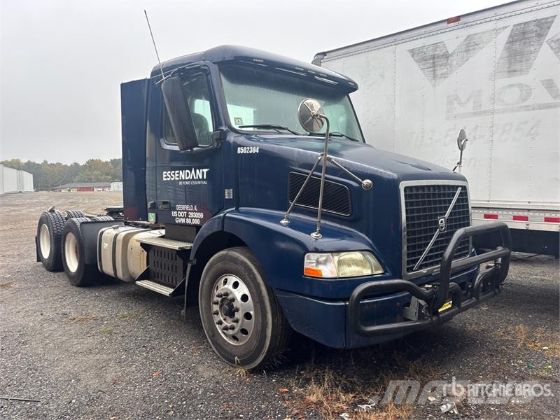 Volvo VNM200 6x4 T/A Day Cab Truck Tractor Traktorske jedinice